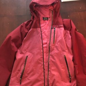 Women’s Marmot medium packable winter ski/ hike/ all around jacket.